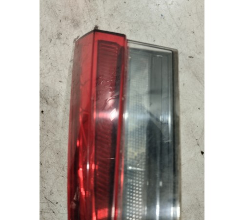 Фонарь крышки багажника правый