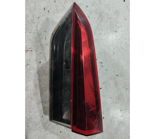 Фонарь крышки багажника правый