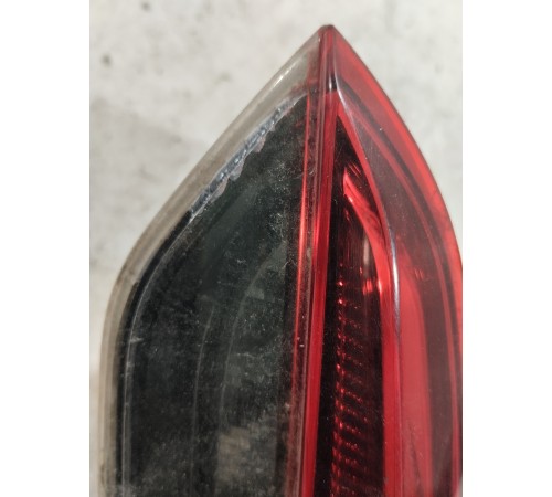 Фонарь крышки багажника правый