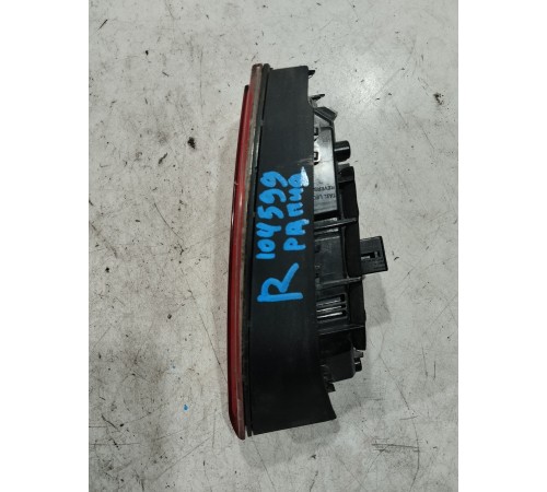 Фонарь крышки багажника правый