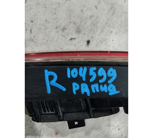 Фонарь крышки багажника правый