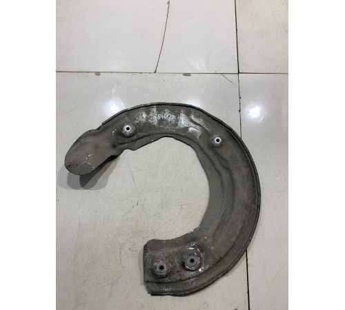 Кожух тормозного диска(передний правый)