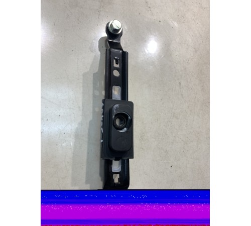 Кронштейн переднего правого ремня безопасности