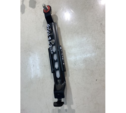 Кронштейн переднего правого ремня безопасности