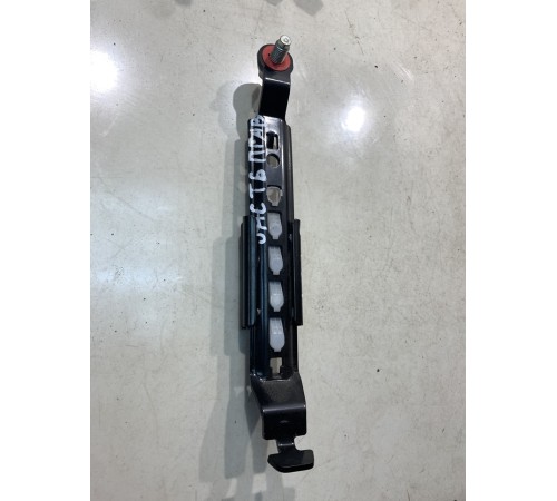 Кронштейн переднего правого ремня безопасности