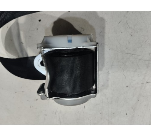 Ремень безопасности