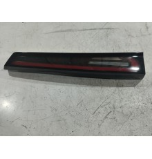 Фонарь крышки багажника левый