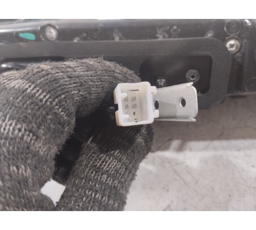 Фонарь крышки багажника левый