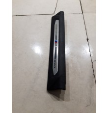 Накладка порога (передняя правая)
