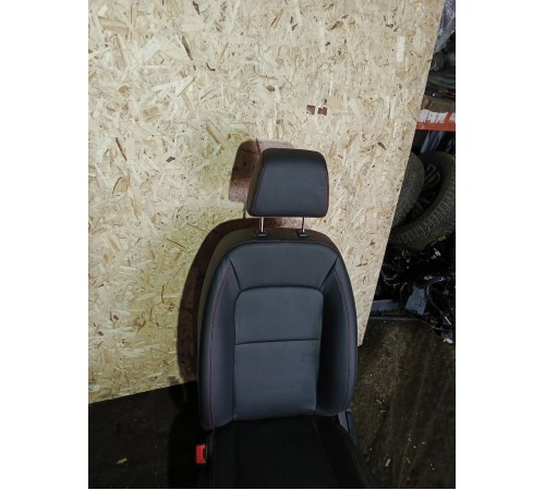 Сиденье переднее левое