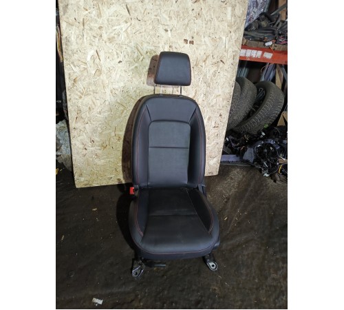 Сиденье переднее левое