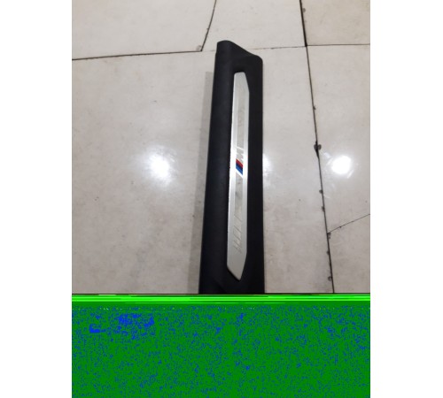 Накладка порога (передняя правая)