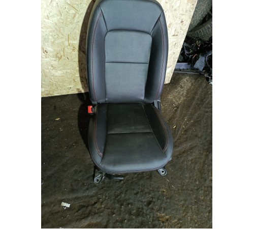 Сиденье переднее левое