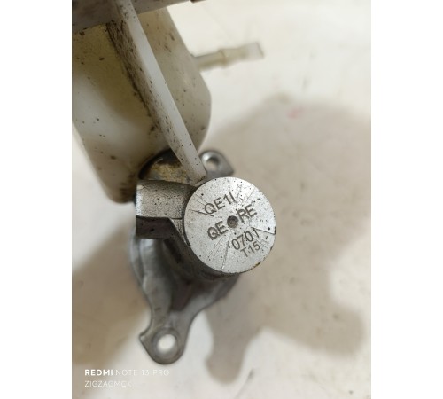 Главный тормозной цилиндр с бачком