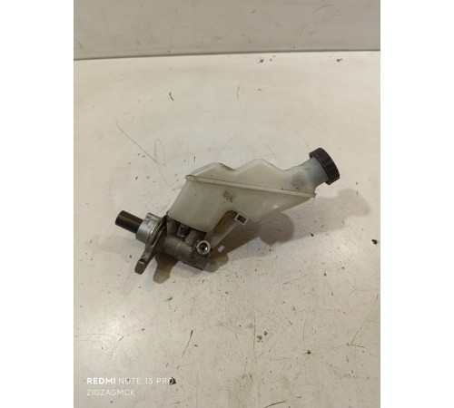 Главный тормозной цилиндр с бачком