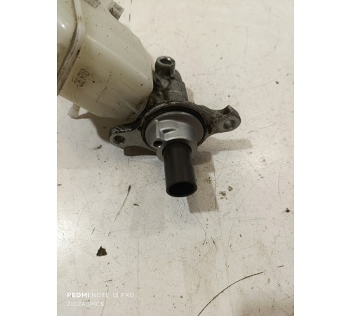 Главный тормозной цилиндр с бачком