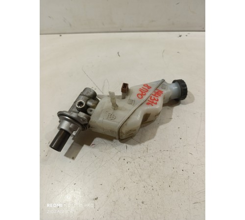 Главный тормозной цилиндр с бачком