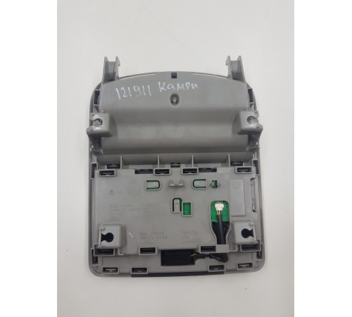 Плафон внутреннего освещения салона передний