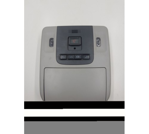 Плафон внутреннего освещения салона передний