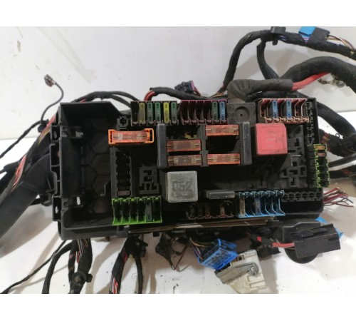 Электропроводка с монтажным блоком