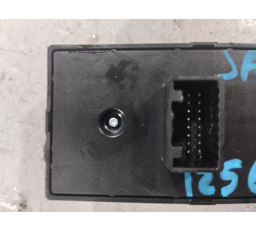 Блок кнопок управления стеклоподъёмниками передний левый