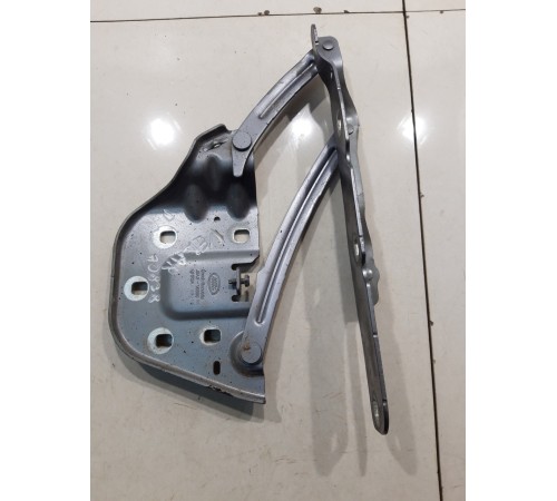 Петля капота (правая)