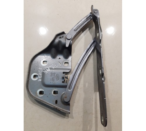 Петля капота (правая)