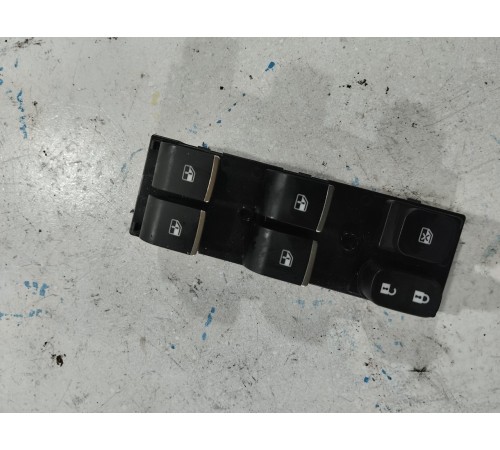 Блок кнопок управления стеклоподъёмниками передний левый