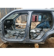 Порог левый с центральной стойкой