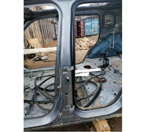 Порог левый с центральной стойкой