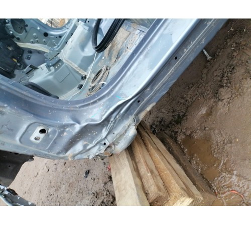 Порог левый с центральной стойкой