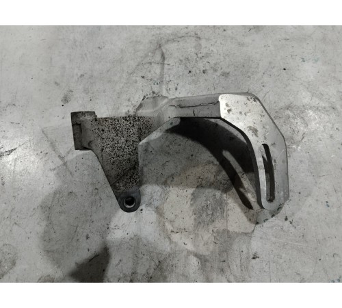 Кронштейн генератора