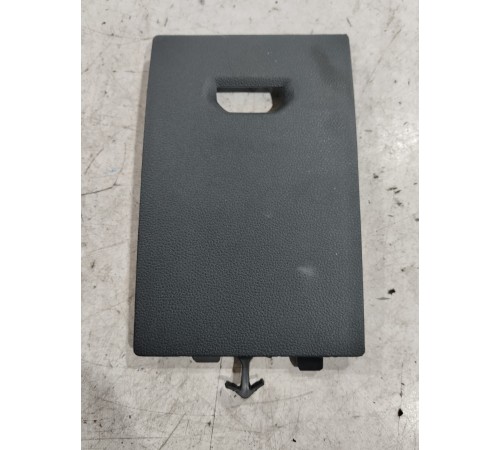 Крышка блока предохранителей салона