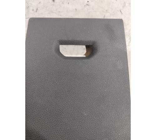 Крышка блока предохранителей салона