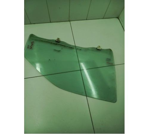 Стекло двери переднее правое