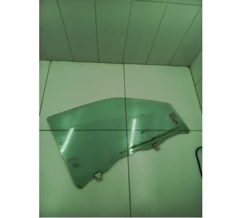 Стекло двери переднее правое