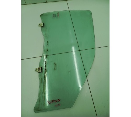 Стекло двери переднее правое