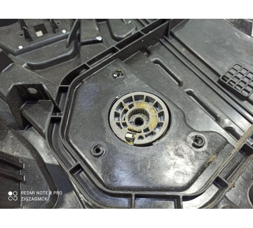 Стеклоподъемник (передний левый)