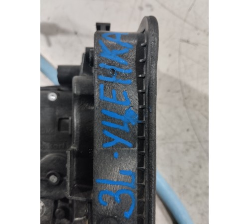 Замок двери (задний левый)