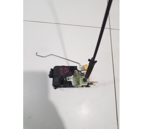 Замок двери передний левый