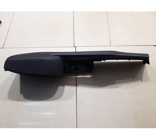 Подлокотник двери(задний правый)