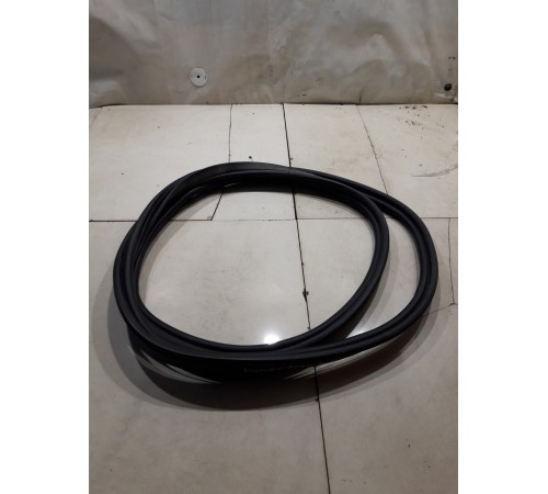 Уплотнитель багажника