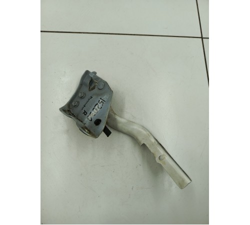 Петля капота правая