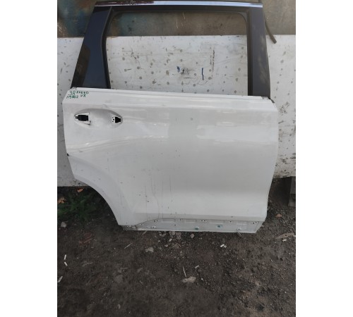 Дверь задняя правая