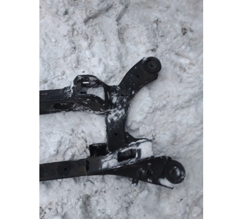 Балка подвески задняя (подрамник)