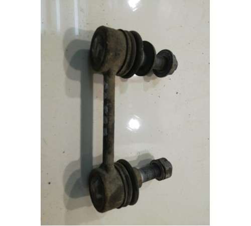 Стойка стабилизатора (задняя, правая)