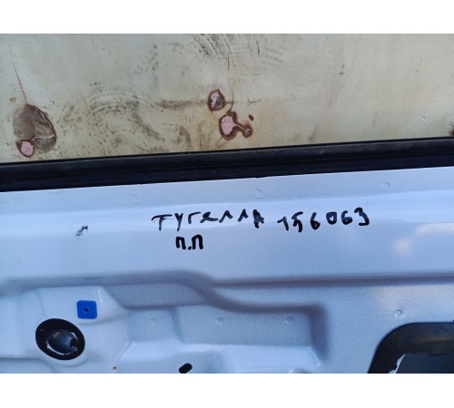 Дверь передняя правая