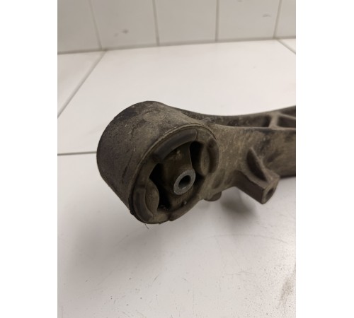 Кронштейн заднего редуктора