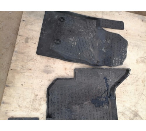 Комплект ковриков салона