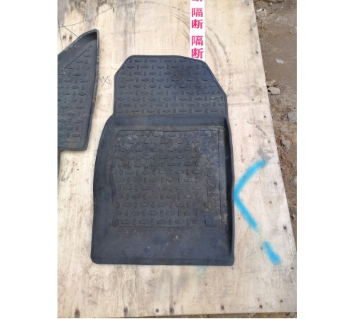 Комплект ковриков салона